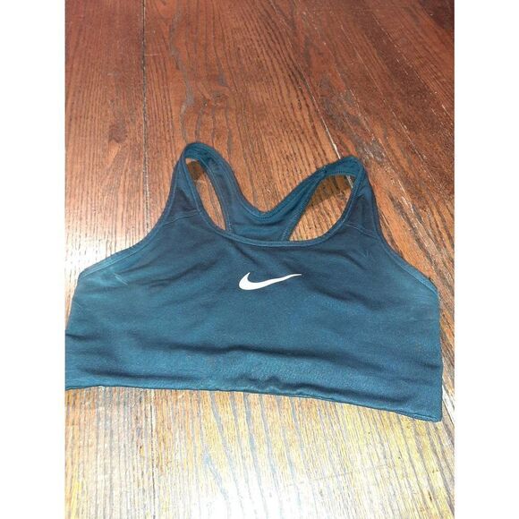 Medium Nike Black Sports Bra Crop Top Workout Casual Gym Running Athletic - Picture 1 of 4